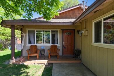 1941 SW Reindeer Ave-7