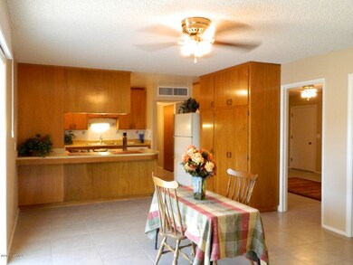 Kitchen / Eating Area