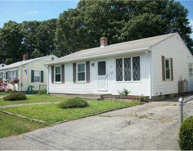 34 Vineyard St, Pawtucket, RI 02860 - photo 2
