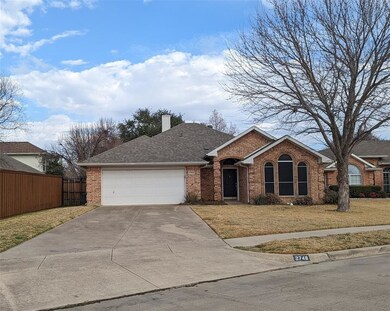 2748 Crystal Glenn Cir, Hurst, TX 76054 - photo 2