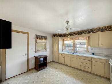 825 N 16th St, Mattoon, IL 61938 - photo 6