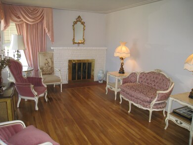 1927 Diamond Ave NE, Grand Rapids, MI 49505 - photo 3