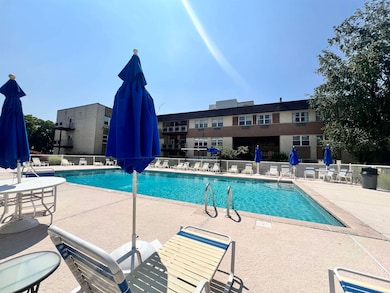 Waterside Condominiums unit D5, Edgewater, NJ 07020 - photo 6