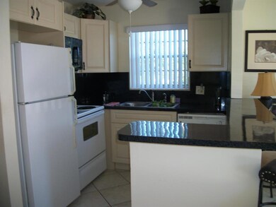 346 Camden O, West Palm Beach, FL 33417 - photo 3