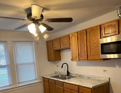 2318 Washington St unit 2, Waukegan, IL 60085 - photo 2