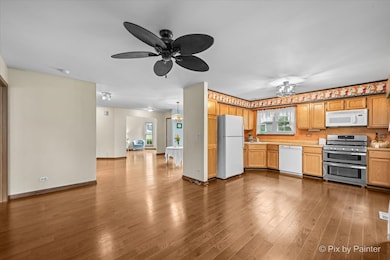 1079 Ridgefield Cir, Carol Stream, IL 60188 - photo 4