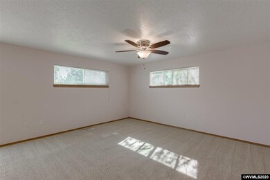 5746 Valleywood Loop SE, Salem, OR 97306 - photo 6