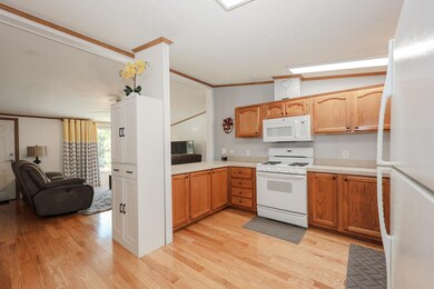 14 York St, Nashua, NH 03063 - photo 5