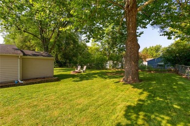 1622 57th Place, Des Moines, IA 50310 - photo 4