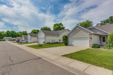 1337 Honeysuckle Ln Niles MI-large-003-4