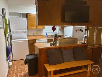 1 Washington Ave unit garage apt, Savannah, GA 31405 - photo 6