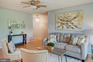 12103 Greenway Ct unit 102, Fairfax, VA 22033 - photo 4