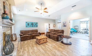 26013 Mesa Oak Dr, San Antonio, TX 78255 - photo 5