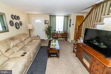 1051 Tremont Dr, Glenolden, PA 19036 - photo 4