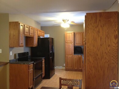 315 E Railroad St, Topeka, KS 66615 - photo 4