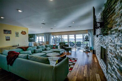 612 Lake Dora Dr, Tavares, FL 32778 - photo 3