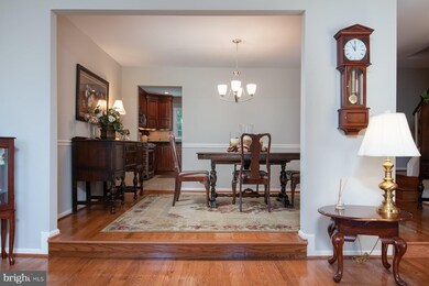 7737 Jewelweed Ct, Springfield, VA 22152 - photo 3