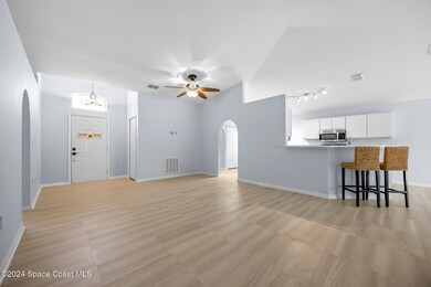 1515 Vista Lake Cir, Melbourne, FL 32904 - photo 7