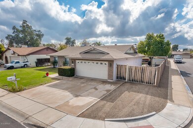 3921 W Willow Ave - MLS-3
