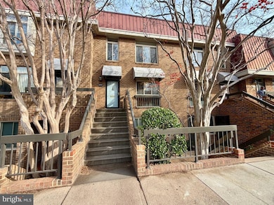 608 15th St S unit 2, Arlington, VA 22202 - photo 2