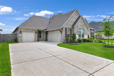 1927 Santa Maria Dr, Friendswood, TX 77546 - photo 2