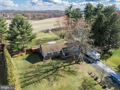 7013 Carmae Rd, Sykesville, MD 21784 - photo 4