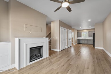 2600 Racquet Ln unit 8, Yakima, WA 98902 - photo 4