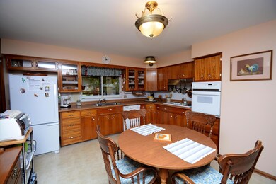 5449 Willowwood Rd, Columbus, OH 43229 - photo 6