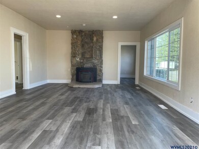 201 Williams St, Independence, OR 97351 - photo 2