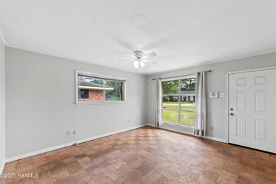 501Dafney-18