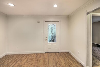 004_FOYER