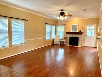 14322 Village Birch St, Houston, TX 77062 - photo 4