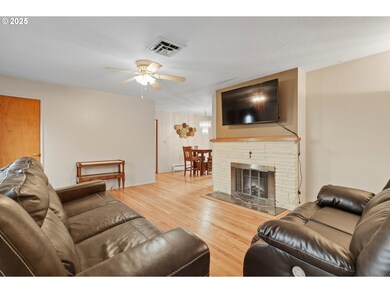 716 E 20th St, the Dalles, OR 97058 - photo 5