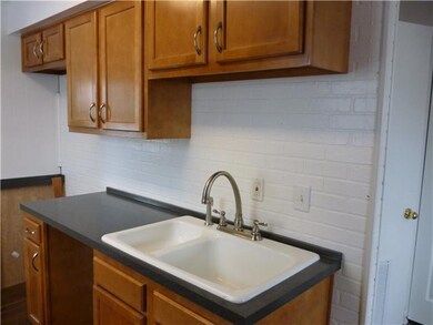 4504 Saint Rita Ln, Columbus, OH 43213 - photo 5