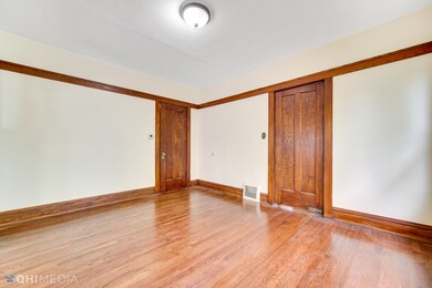 636 Myrtle St, Waukegan, IL 60085 - photo 6