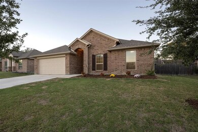 1432 Vine St, Weatherford, TX 76086 - photo 2