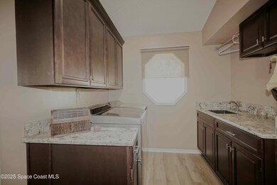 4433 Winderwood Cir, Orlando, FL 32835 - photo 4