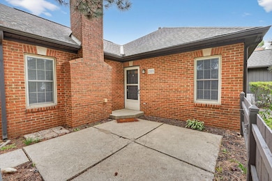 2585 Trottersway Dr unit 2585, Columbus, OH 43235 - photo 3