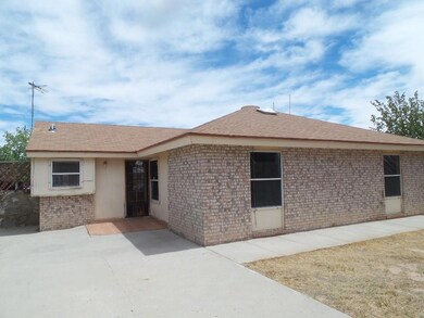 14504 Encantado Dr, Horizon City, TX 79928 - photo 3