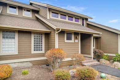 1302 Highland View Loop, Redmond, OR 97756 - photo 3