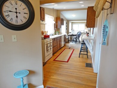 5 Woodlawn Ave, Mattapoisett, MA 02739 - photo 5