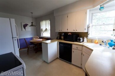 1426 Mayfield Ave NE, Grand Rapids, MI 49505 - photo 4