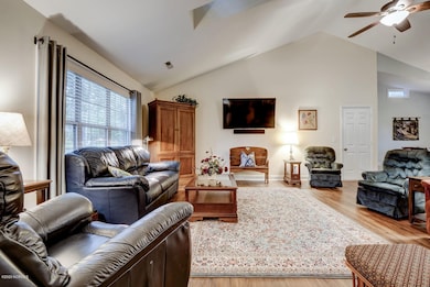 4109 Waylon Rd Wilmington NC-large-003-0