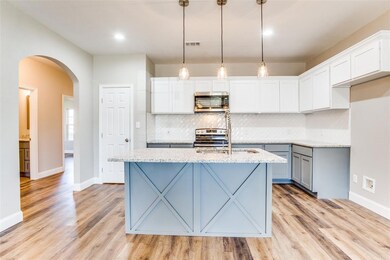 1310 NE Main St, Ennis, TX 75119 - photo 4