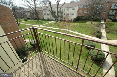 9449 Fairfax Blvd unit 302, Fairfax, VA 22031 - photo 5