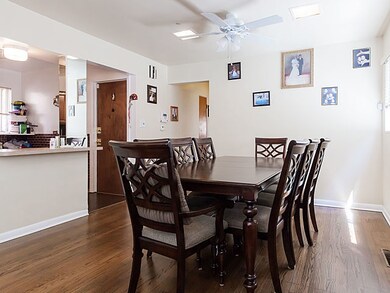 6155 N Sacramento Ave, Chicago, IL 60659 - photo 4