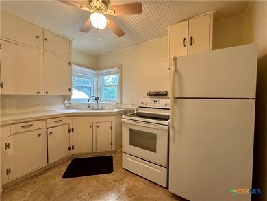 1104 W Hopkins St unit B, San Marcos, TX 78666 - photo 5