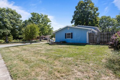 1801 Crescent Dr, Champaign, IL 61821 - photo 5