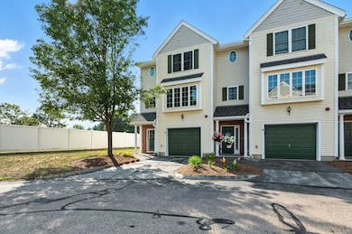 29 Groveland Commons Way unit 29, Groveland, MA 01834 - photo 2