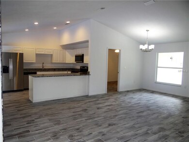 Open Concept Floorplan: Kitchen, Dining Room, Livi